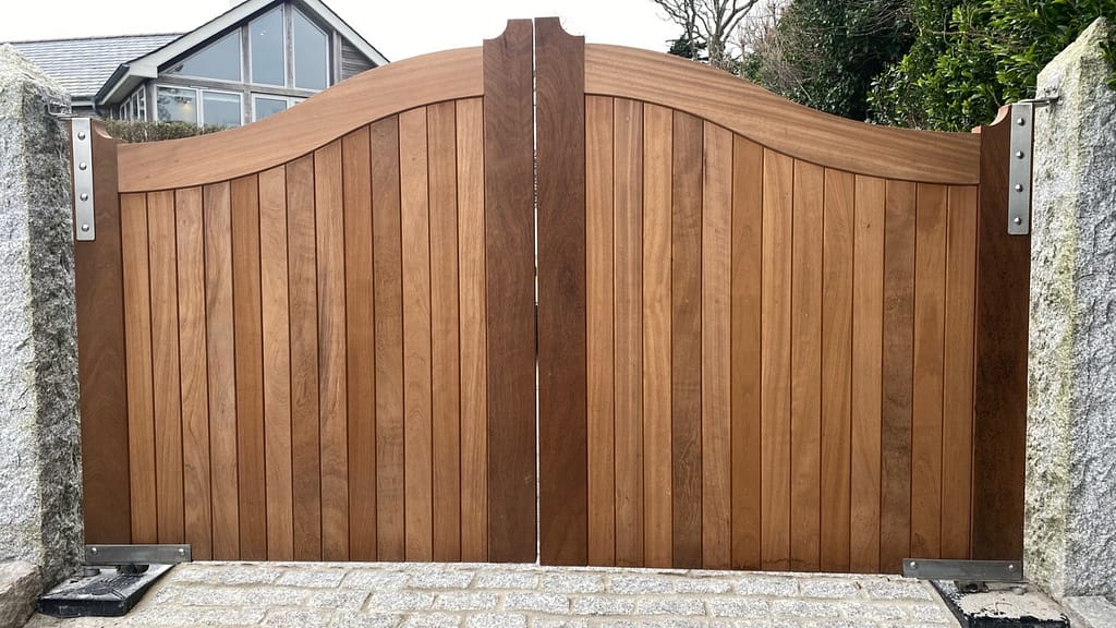 Cedarwood Farm House Gate Design